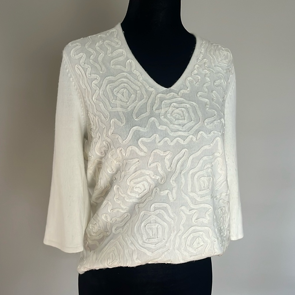 Cute Vintage Cream Sweater!